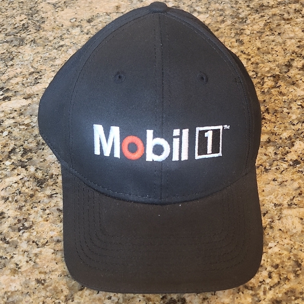 Mobil 1 Black Hat‎